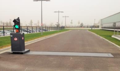 Borne de contrôle à l’entrée d’un site